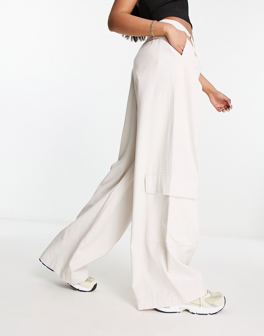 Pantalon large avec poches plaquées - Écru - Asos Design - Modalova