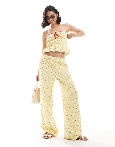 Pantalon large d'ensemble à imprimé cerises - Jaune - Asos Design - Modalova