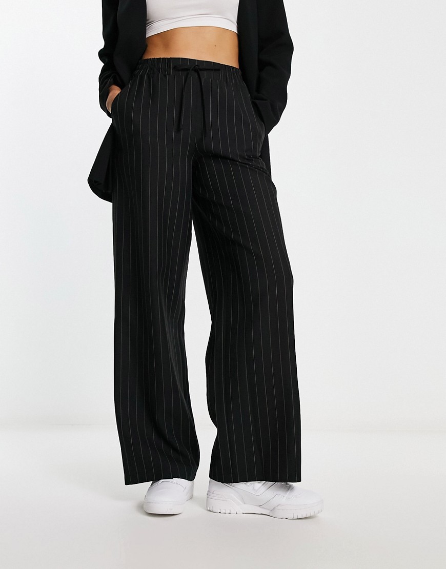 Pantalon rayé à enfiler - Noir - Asos Design - Modalova