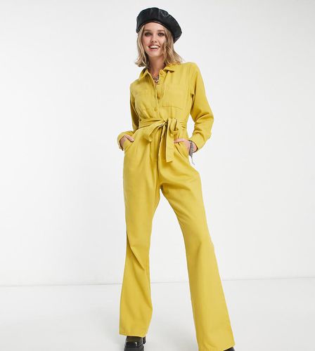 ASOS DESIGN Petite - Combinaison manches longues en sergé avec col - Moutarde - Asos Petite - Modalova