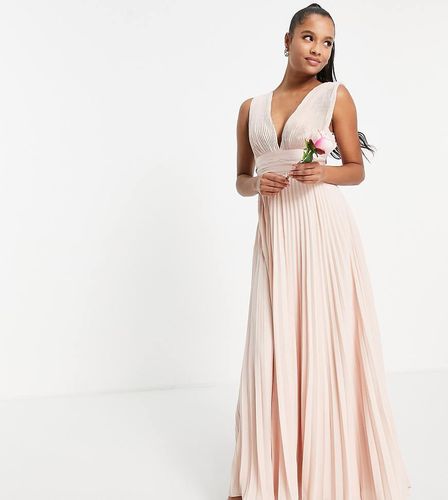 ASOS DESIGN Petite - Demoiselle d'honneur - Robe longue plisse  bretelles avec bande de satin sur la taille - Blush - Asos Petite - Modalova