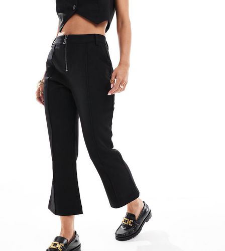 ASOS DESIGN Petite - Pantalon ajusté avec fermeture éclair à l'avant - Asos Petite - Modalova