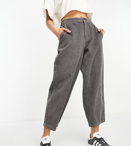 Petite - Pantalon ample en velours côtelé - Asos Design - Modalova