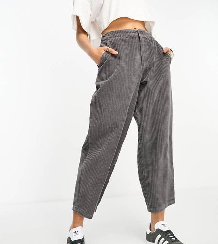 ASOS DESIGN Petite - Pantalon ample en velours côtelé - Asos Petite - Modalova