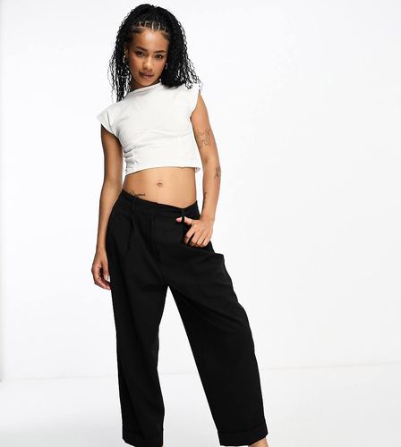 ASOS DESIGN Petite - Pantalon fuselé ajusté à ourlet retroussé - Asos Petite - Modalova