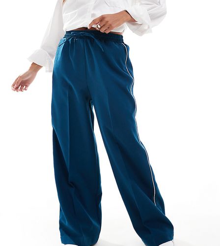 ASOS DESIGN Petite - Pantalon habillé à enfiler avec liseré - sarcelle - Asos Petite - Modalova
