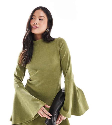 ASOS DESIGN Petite - Robe courte en velours côtelé avec manches évasées - Olive - Asos Petite - Modalova