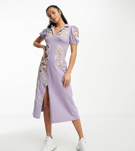 ASOS DESIGN Petite - Ultimate - Robe mi-longue avec col et fleurs brodées - Lilas - Asos Petite - Modalova