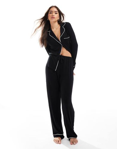 Pyjama ultra doux avec pantalon et chemise à manches longues et liserés contrastants - Asos Design - Modalova