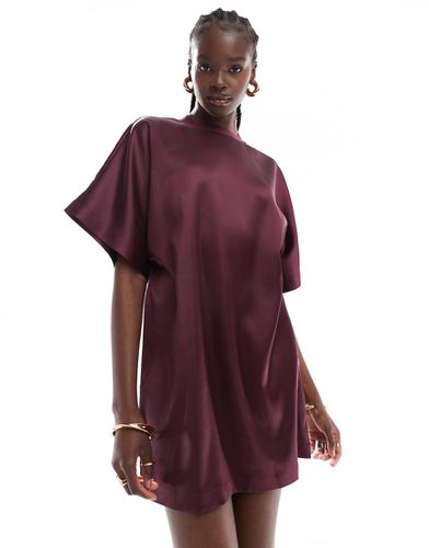 Robe t-shirt courte oversize en satin - Bordeaux - Asos Design - Modalova