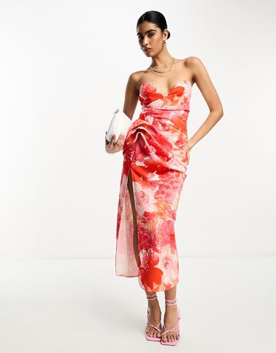 Robe bandeau mi-longue relevée aux hanches - Rose fleuri - Asos Design - Modalova