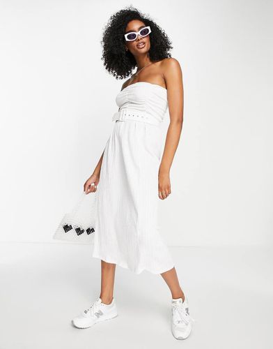 Robe bandeau froissée mi-longue avec ceinture - Écru - Asos Design - Modalova