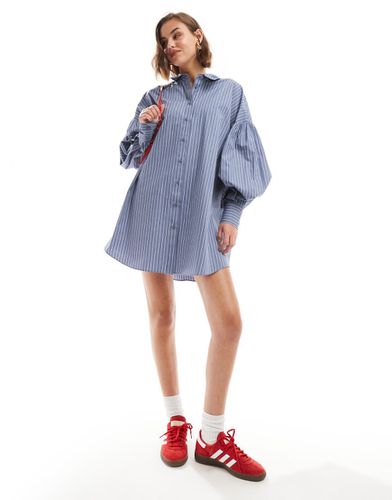 Robe chemise courte coupe boyfriend avec manches blousantes et fines rayures - Asos Design - Modalova