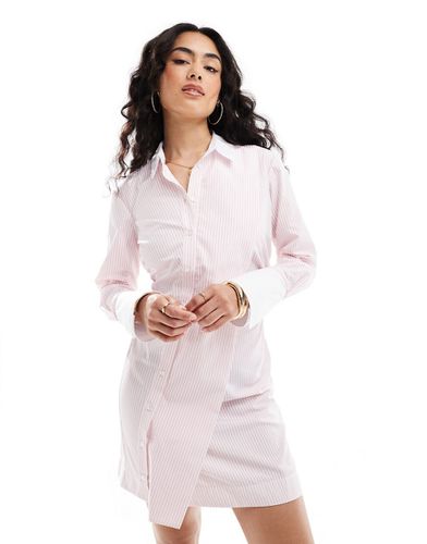 Robe chemise courte froncée sur le côté avec col contrastant - Rose et blanc rayé - Asos Design - Modalova