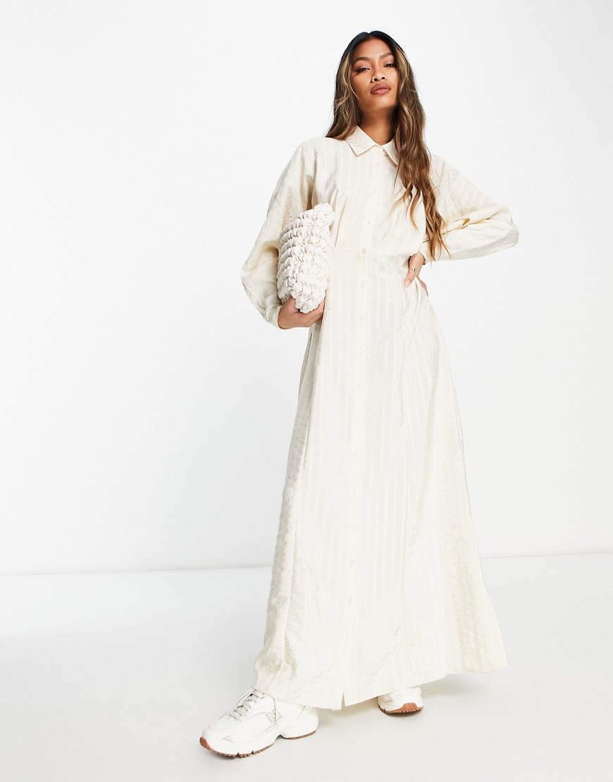 Robe chemise longue à manches volumineuses et rayures texturées - Crème vintage - Asos Design - Modalova