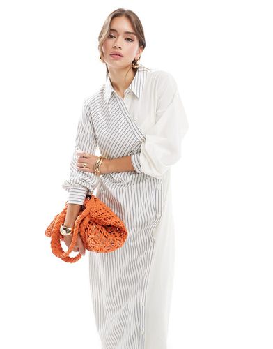 Robe chemise longue à fronces et rayures color block - Crème - Asos Design - Modalova