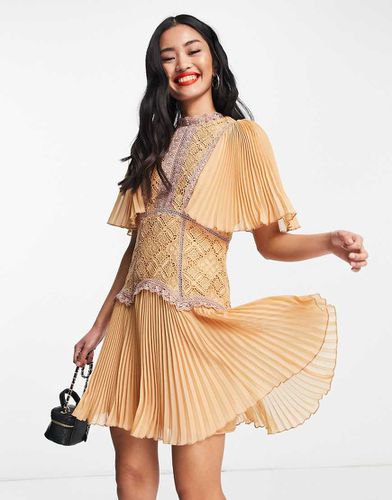 Robe courte à finitions en dentelle contrastante et mancherons plissés - Asos Design - Modalova