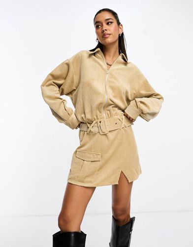 Robe courte et ample style surchemise en velours côtelé avec jupe taille basse - Fauve - Asos Design - Modalova