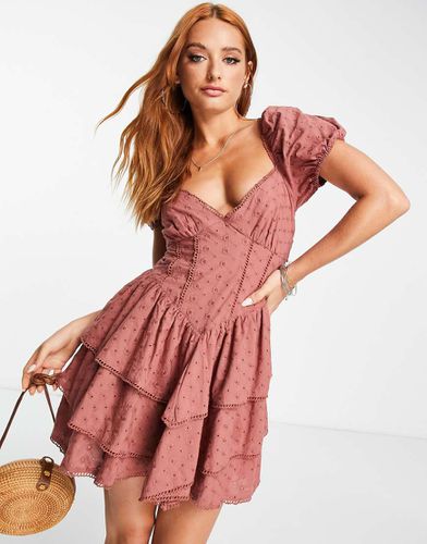 Robe courte style rodéo en broderie anglaise avec dos nu - Chocolat - Asos Design - Modalova