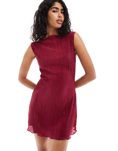 Robe courte plissée à encolure bateau - Bordeaux - Asos Design - Modalova