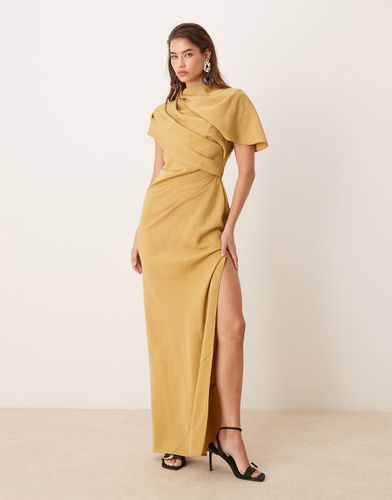 Robe longue avec corset drapé façon cape à col montant - Ocre - Asos Design - Modalova