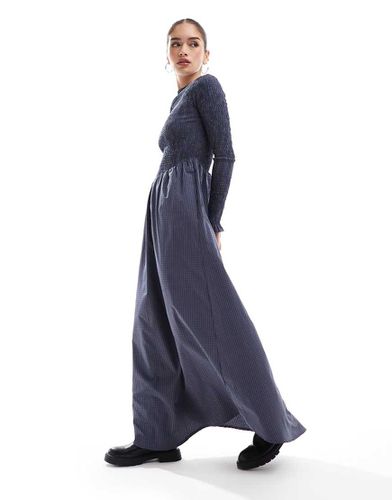 Robe longue froncée à carreaux variés - Marron - Asos Design - Modalova