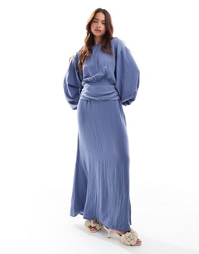 Robe longue froncée à la taille en satin avec manches chauve-souris et col montant - ardoise - Asos Design - Modalova
