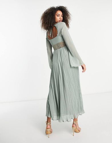 Robe longue plissée avec empiècement en dentelle à la taille et manches évasées - Sauge - Asos Design - Modalova