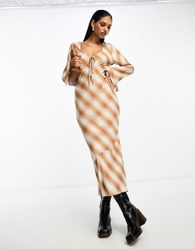 Robe mi-longue coupe en biais à carreaux avec découpe goutte d'eau - Rouille - Asos Design - Modalova