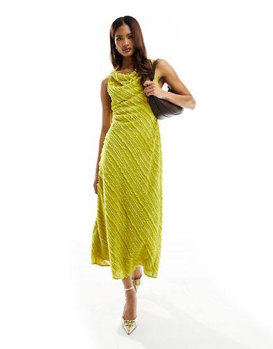Robe mi-longue coupe en biais sans manches à rayures duveteuses - Chartreuse - Asos Design - Modalova