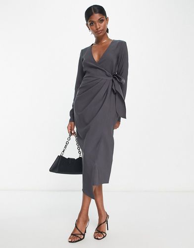 Robe mi-longue à col V avec détail torsadé croisé - Anthracite - Asos Design - Modalova