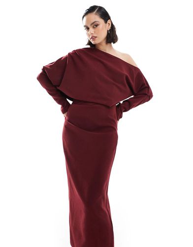 Robe mi-longue souple avec épaule tombante - Bordeaux - Asos Design - Modalova