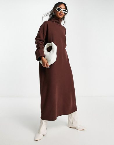 Robe pull mi-longue ultra-douce à col roulé et revers aux poignets - Chocolat - Asos Design - Modalova