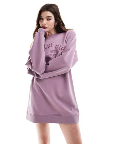 Robe sweat courte à imprimé Louvre Paris - Lilas délavé - Asos Design - Modalova