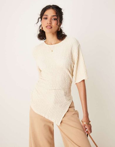 T-shirt cintr asymtrique et textur - Beurre - Asos Design - Modalova