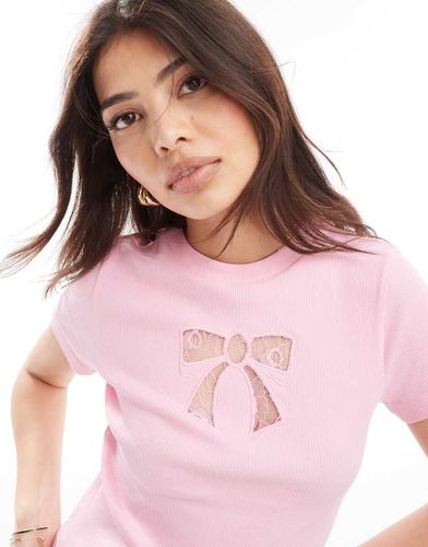 T-shirt court avec motif naud en dentelle - Asos Design - Modalova