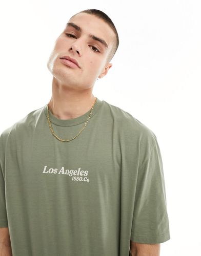 T-shirt oversize à imprimé Los Angeles sur la poitrine - Kaki - Asos Design - Modalova