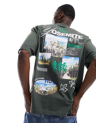 T-shirt oversize à imprimé paysages dans le dos - Kaki - Asos Design - Modalova
