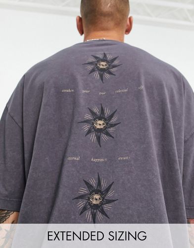 T-shirt oversize avec imprimé soleil céleste le long de la colonne vertébrale - délavé - Asos Design - Modalova