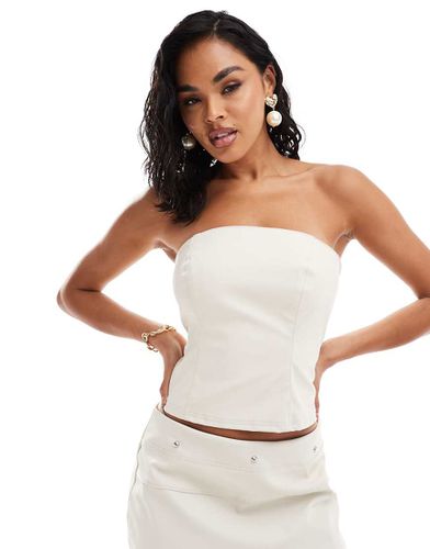 Top bandeau style corset d'ensemble en similicuir - Crème - Asos Design - Modalova