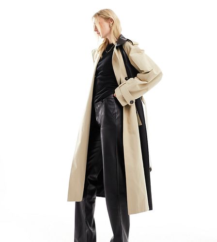 ASOS DESIGN Tall - Trench-coat imitation cuir effet coupé-cousu - Taupe et noir - Asos Tall - Modalova