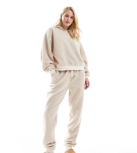 ASOS DESIGN Tall - Ensemble confort avec pantalon de jogging et sweat à capuche oversize en imitation peau de mouton - Crème - Asos Tall - Modalova