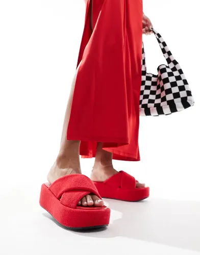 Thunder - Sandales à plateforme et brides matelassées croisées - Rouge - Asos Design - Modalova