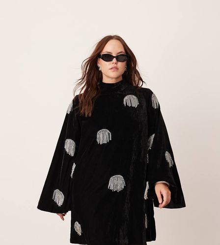 Curve - Robe courte effet velours à col montant avec franges à strass - Asos Edition - Modalova