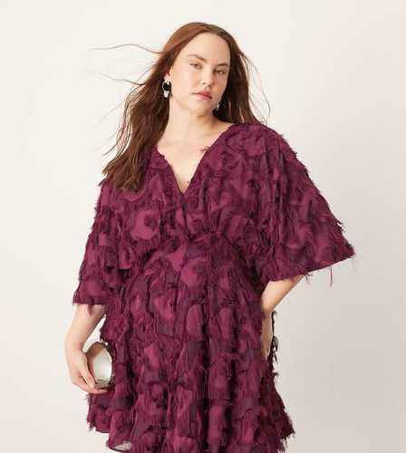 Curve - Robe texturée courte et plissée avec taille cintrée - Prune - Asos Edition - Modalova