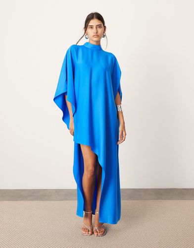 Robe courte à col montant et manches effet cape avec ourlet asymétrique - cobalt - Asos Edition - Modalova