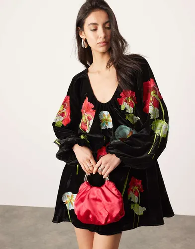 Robe courte ample en velours à broderie fleur et décolleté plongeant - Asos Edition - Modalova