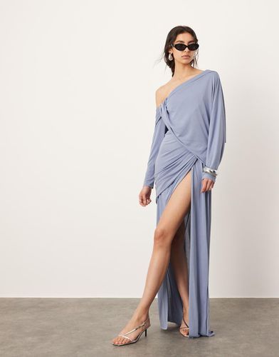 Robe longue drapée à épaules dénudées et détail fantaisie à la taille - Bleu - Asos Edition - Modalova