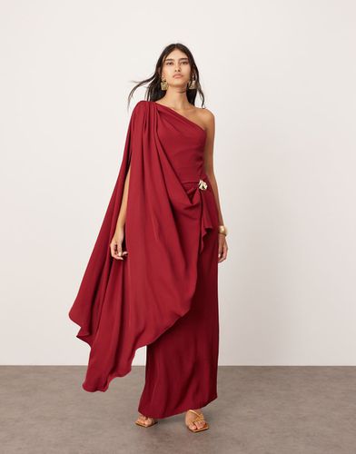 Robe longue drapée asymétrique avec détail métallique doré - Bordeaux - Asos Edition - Modalova