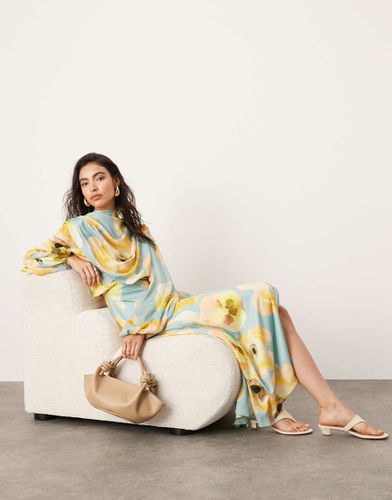 Robe mi-longue en satin à manches blousantes oversize et grand imprimé fleuri - Asos Edition - Modalova